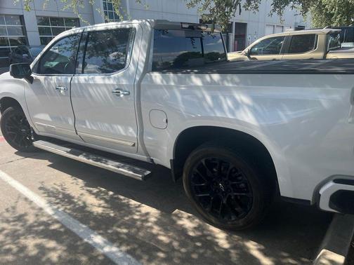 Iridescent Pearl Tricoat 2023 Chevrolet Silverado 1500 High Country