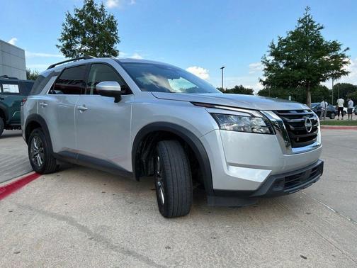 Brilliant Silver Metallic 2025 Nissan Pathfinder SV FWD