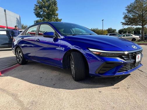 2025 Hyundai ELANTRA SEL