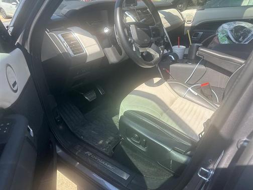 2022 Land Rover Discovery P300 S R-Dynamic