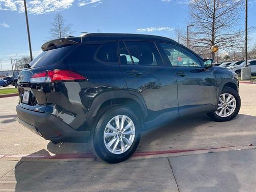 2025 Toyota Corolla Cross LE