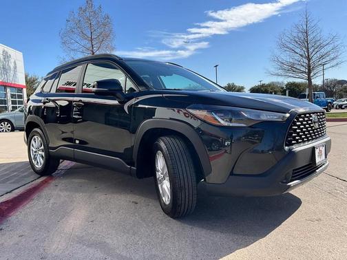 2025 Toyota Corolla Cross LE