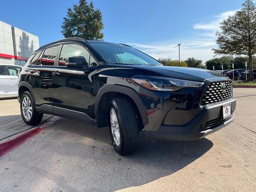 2025 Toyota Corolla Cross LE