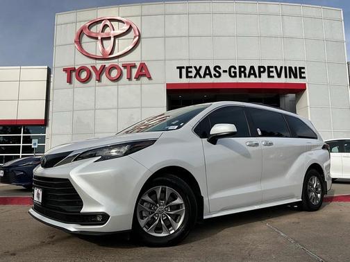 2025 Toyota Sienna XLE