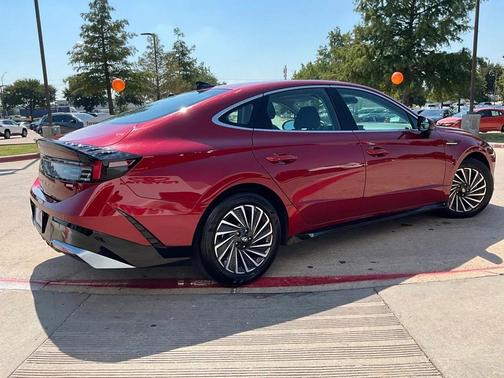 2024 Hyundai SONATA Hybrid SE