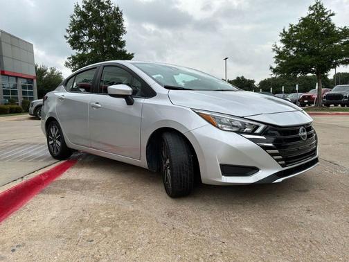 Brilliant Silver Metallic 2025 Nissan Versa 1.6 SV