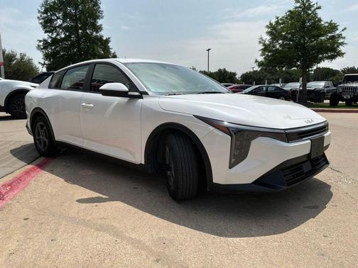 Snow White Pearl 2025 Kia K4 LXS