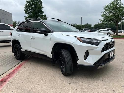 2023 Toyota RAV4 Hybrid SE
