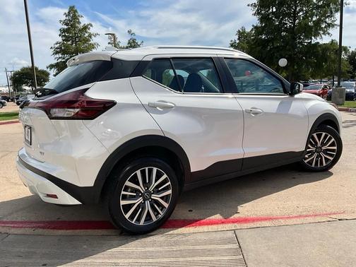 2024 Nissan Kicks SV