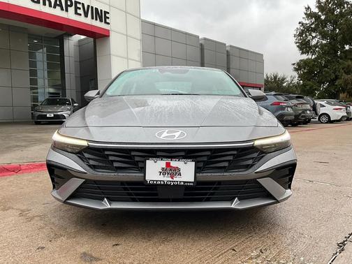 2025 Hyundai ELANTRA SEL