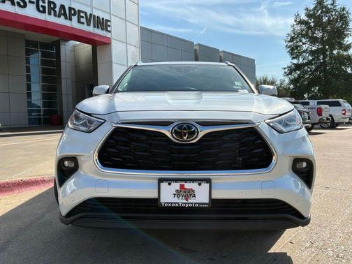 Wind Chill Pearl 2025 Toyota Highlander Limited