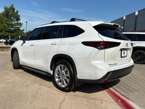 Wind Chill Pearl 2025 Toyota Highlander Limited