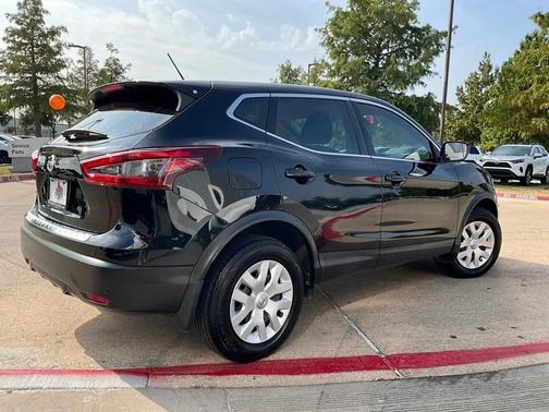 2020 Nissan Rogue Sport S