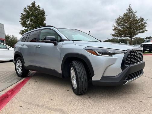 2025 Toyota Corolla Cross LE