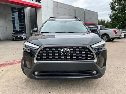 2025 Toyota Corolla Cross XLE