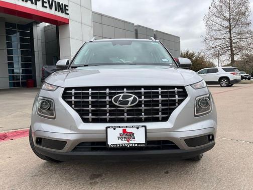 2025 Hyundai VENUE SEL