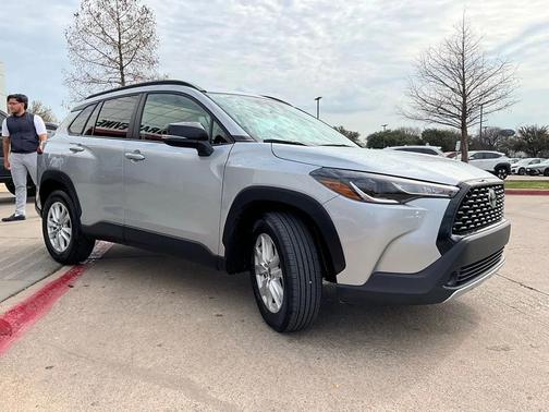 2025 Toyota Corolla Cross LE
