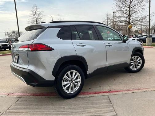 2025 Toyota Corolla Cross LE