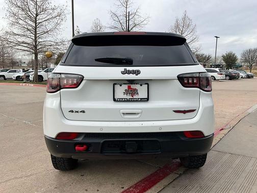 Bright White Clearcoat 2025 Jeep Compass Trailhawk