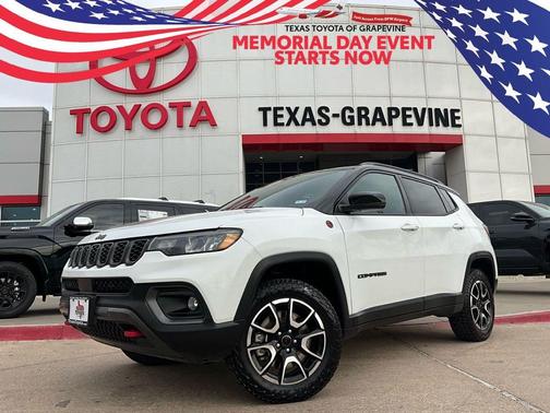 Bright White Clearcoat 2025 Jeep Compass Trailhawk