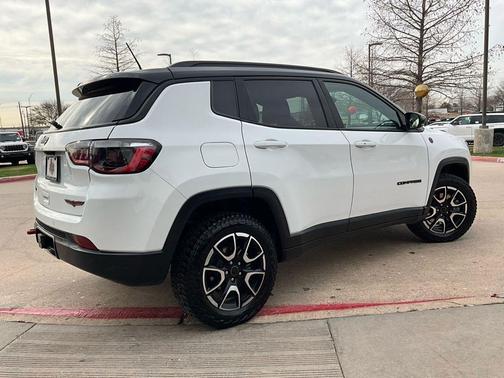 Bright White Clearcoat 2025 Jeep Compass Trailhawk