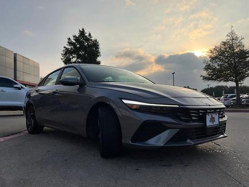 2025 Hyundai ELANTRA HEV Limited