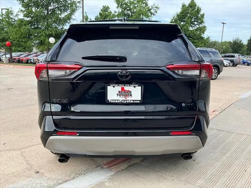 2025 Toyota RAV4 Hybrid SE