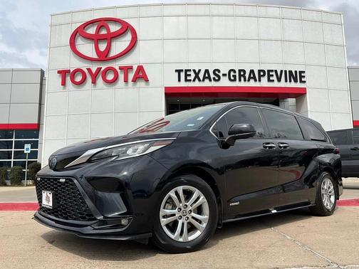 2021 Toyota Sienna XSE 7 Passenger