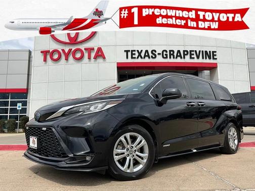 2021 Toyota Sienna XSE 7 Passenger