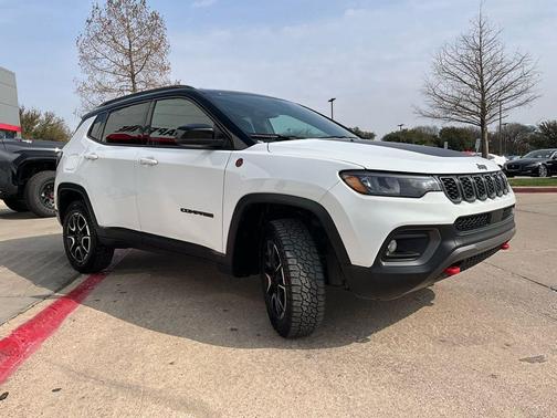 Bright White Clearcoat 2025 Jeep Compass Trailhawk