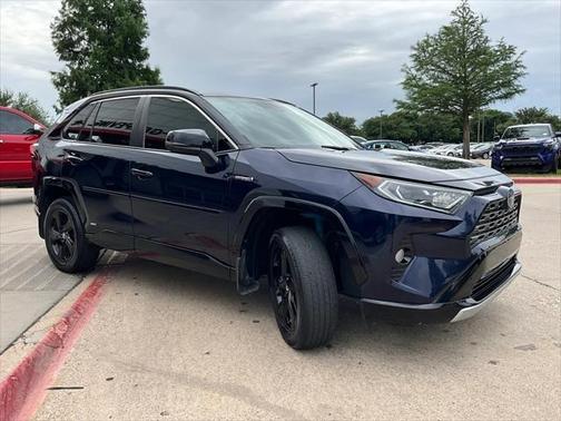 2020 Toyota RAV4 Hybrid SE