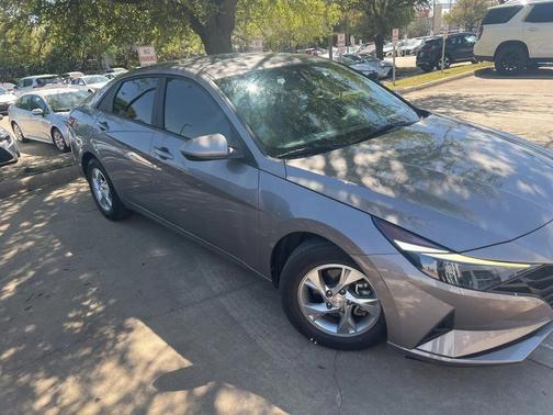 2023 Hyundai ELANTRA SE