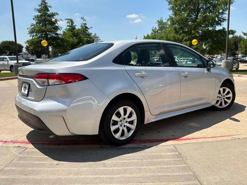Classic Silver Metallic 2025 Toyota Corolla LE