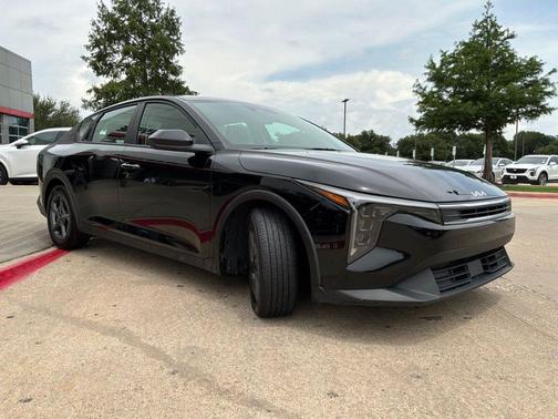Aurora Black Pearl 2025 Kia K4 LXS