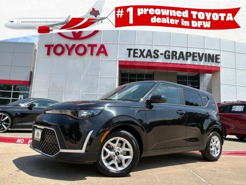 Fusion Black 2025 Kia Soul LX