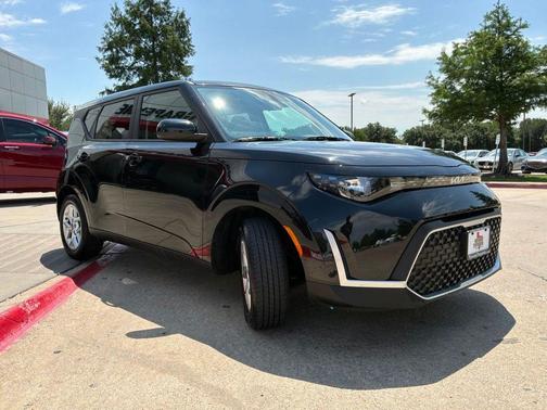 Fusion Black 2025 Kia Soul LX