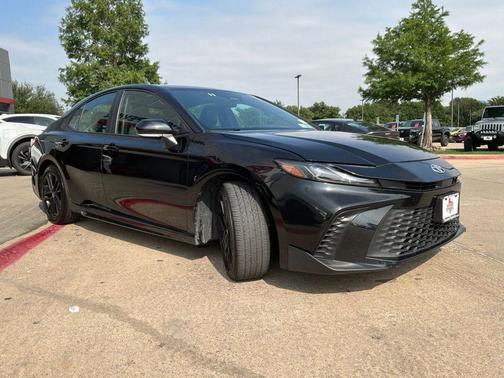 Black 2025 Toyota Camry SE