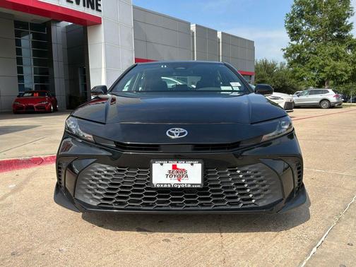 Black 2025 Toyota Camry SE