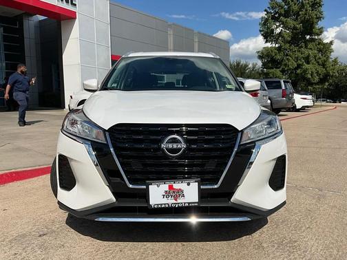 2024 Nissan Kicks SV