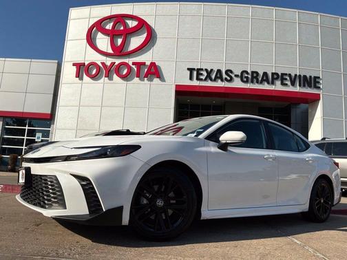 Ice Cap 2026 Toyota Camry SE