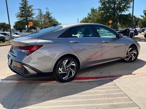 2025 Hyundai ELANTRA HEV Limited