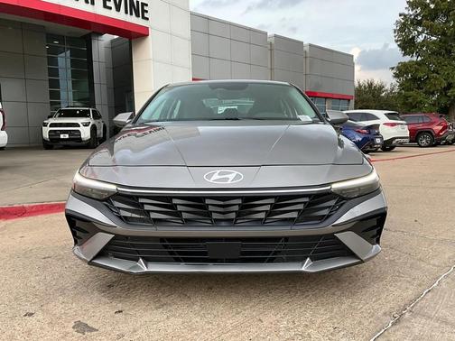 2025 Hyundai ELANTRA SEL