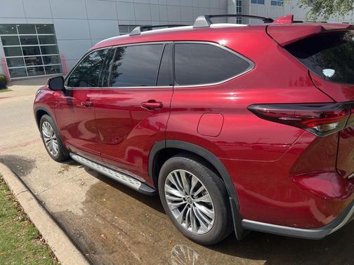 Ruby Flare Pearl 2024 Toyota Highlander Platinum