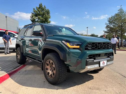 2025 Toyota 4Runner Hybrid Trailhunter