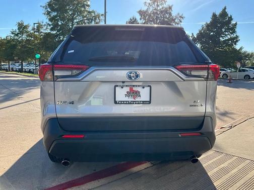 2024 Toyota RAV4 Hybrid LE