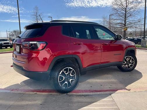 2025 Jeep Compass Trailhawk