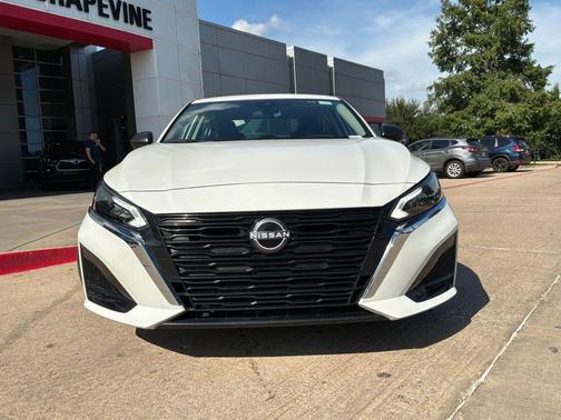 Glacier White 2025 Nissan Altima 2.5 SV