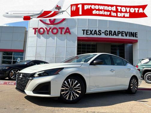 Glacier White 2025 Nissan Altima 2.5 SV