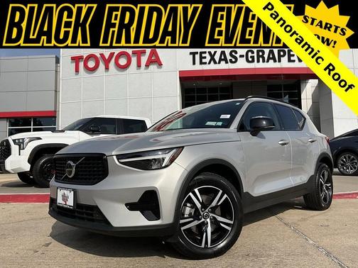 2024 Volvo XC40 B5 Core