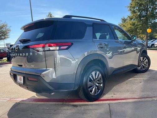 2024 Nissan Pathfinder SV FWD